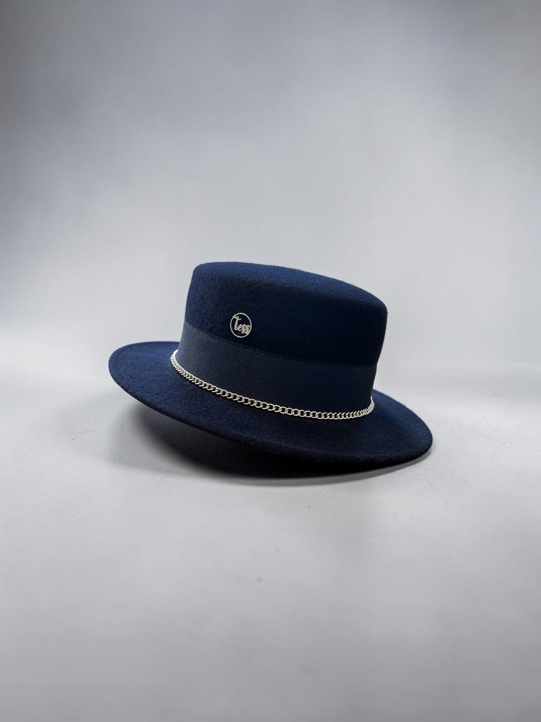 Les chapeaux à chaîne