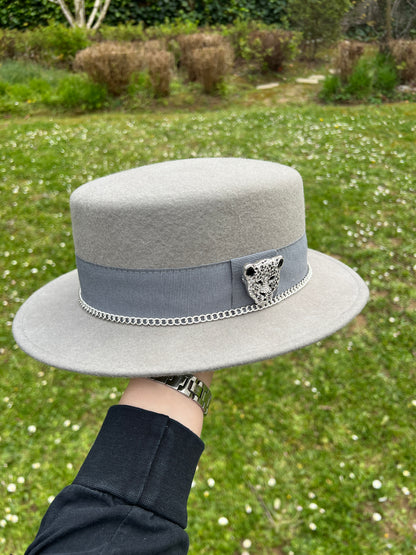 Canotier chaîne avec broche léopard