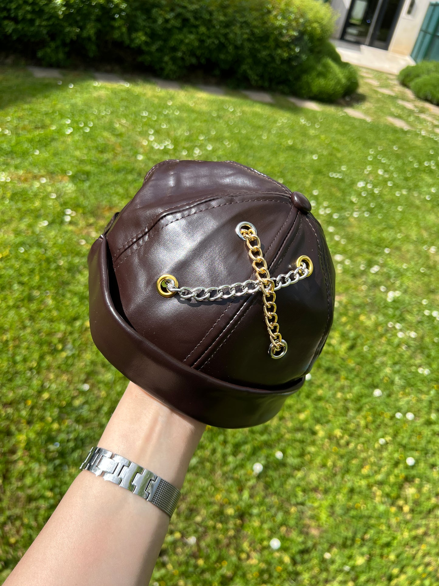 Casquette docker marron aux accents dorés et argentés, Tess Atelier