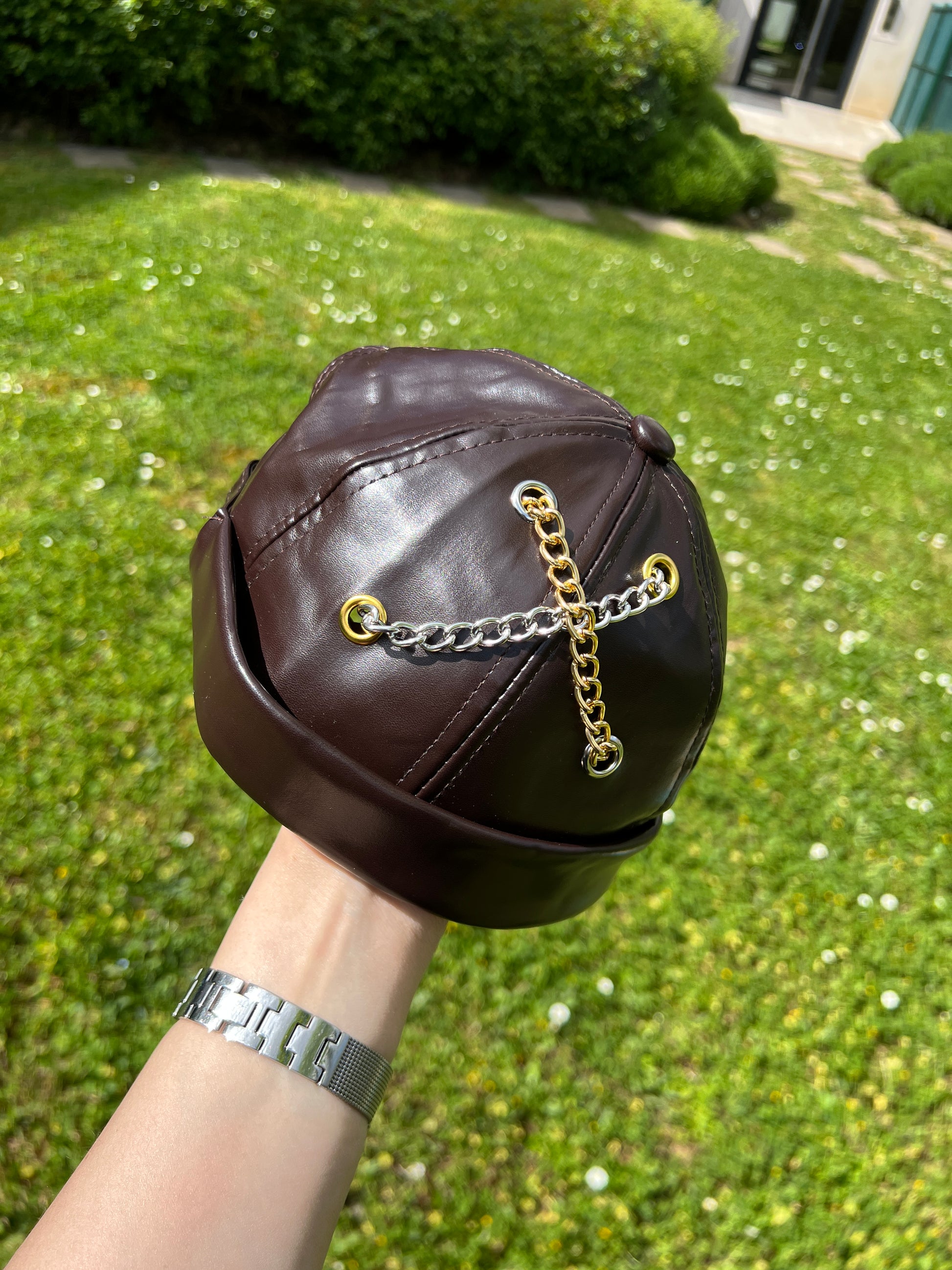 Casquette docker marron aux accents dorés et argentés, Tess Atelier